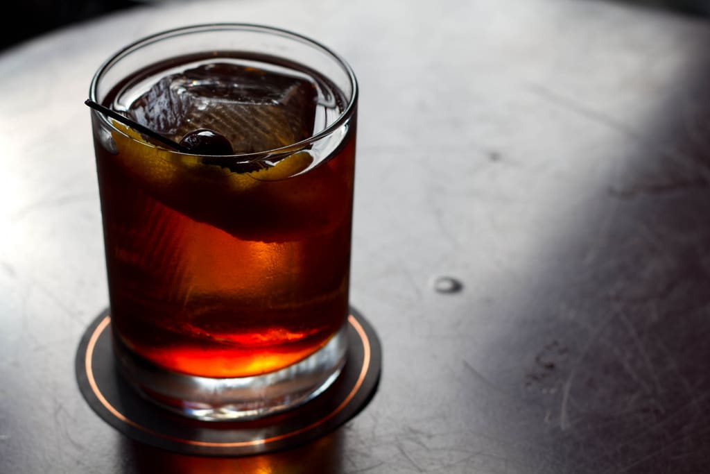 Old-Fashioned-Whiskey-Cocktail