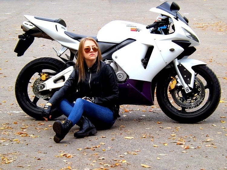 girl-biker-jacket