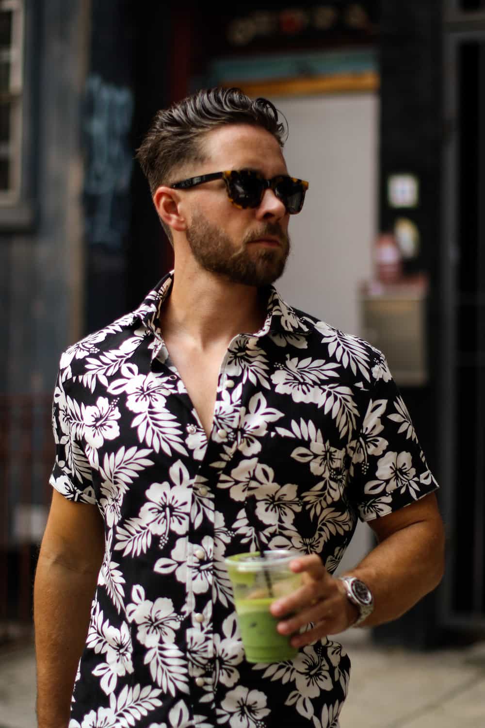 men floral shirt outfit